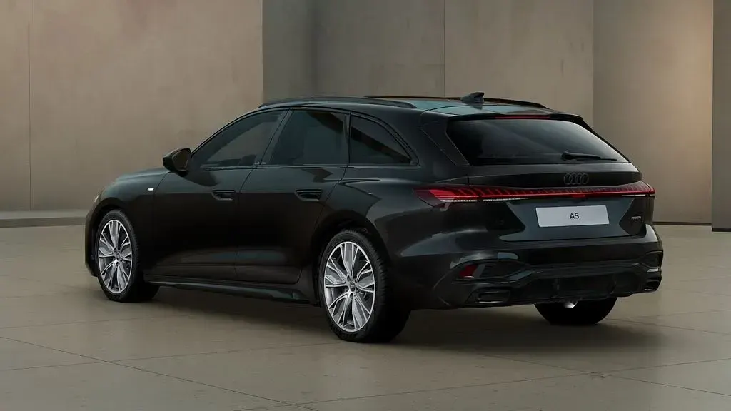 Gebraucht Audi A5 S-Line 204 PS (150 kW) 2025 Mythosschwarz metallic Kombi