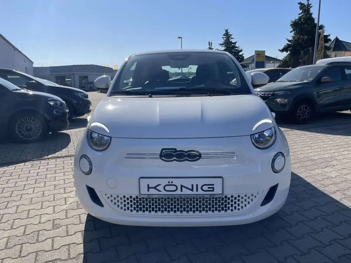Gebraucht Fiat 500e Basis 86 kW (118 PS) 2023 Weiß Limousine