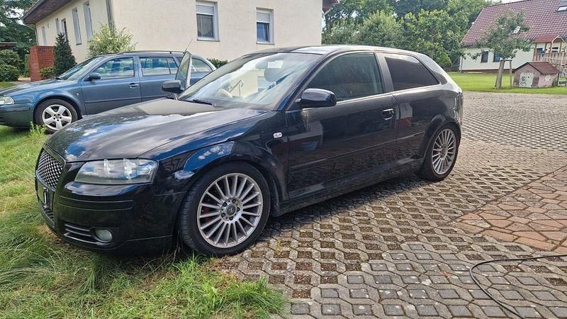 Schwarz Gebraucht 2006 Audi A3 Ambiente Limousine | 2.100 € (Superpreis) - Bild 1/4