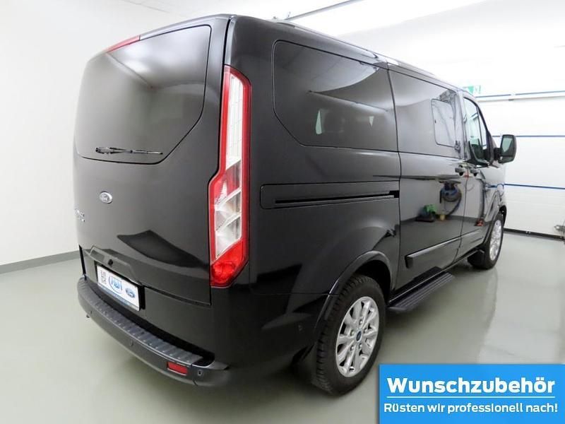 Gebraucht Ford Tourneo Titanium 150 PS (110 kW) 2023 Schwarz Van / Kleinbus