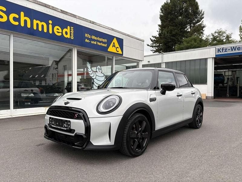 White silver Gebraucht 2023 Mini Cooper S Classic Kleinwagen | 28.590 € (Etwas zu teuer) - Bild 1/4
