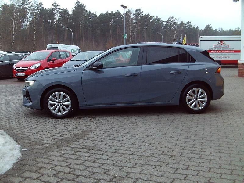 Neu Opel Astra 145 PS (106 kW) 2026 Grau Limousine
