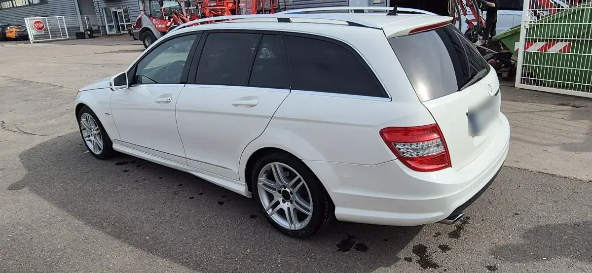 Gebraucht Mercedes C250 204 PS (150 kW) 2009 Weiß Kombi