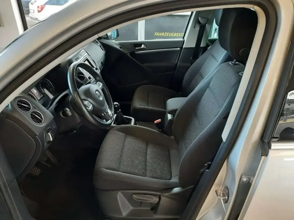 Gebraucht VW Tiguan Sportline 125 PS (91 kW) 2015 Reflexsilber SUV