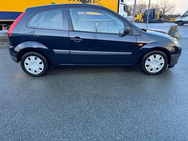 Gebraucht Ford Fiesta 60 PS (44 kW) 2006 Blau Kleinwagen