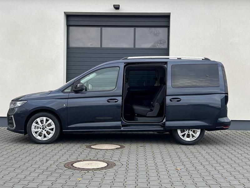 Neu Ford Tourneo Titanium 116 PS (85 kW) 2025 Van / Kleinbus