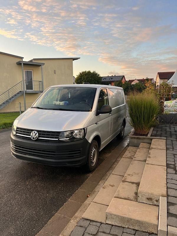 Gebraucht VW Transporter 114 PS (83 kW) 2017 Silber Van