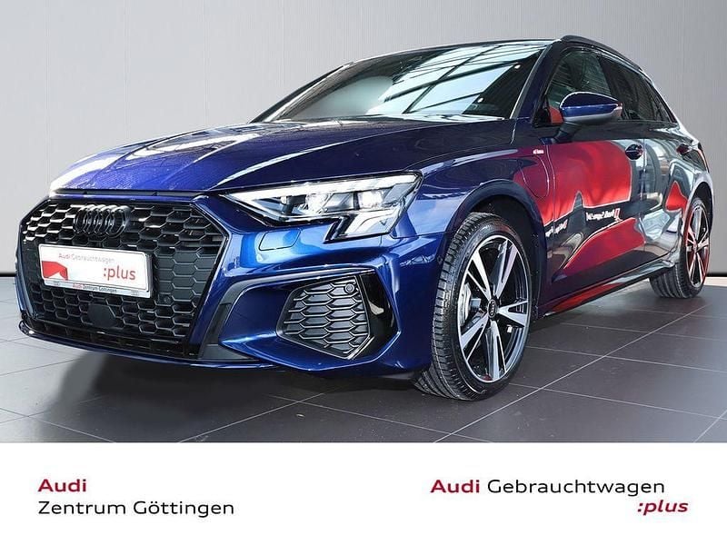 Navarrablau metallic Gebraucht 2024 Audi A3 Sportback e-tron S-Line Limousine | 39.990 € - Bild 1/4