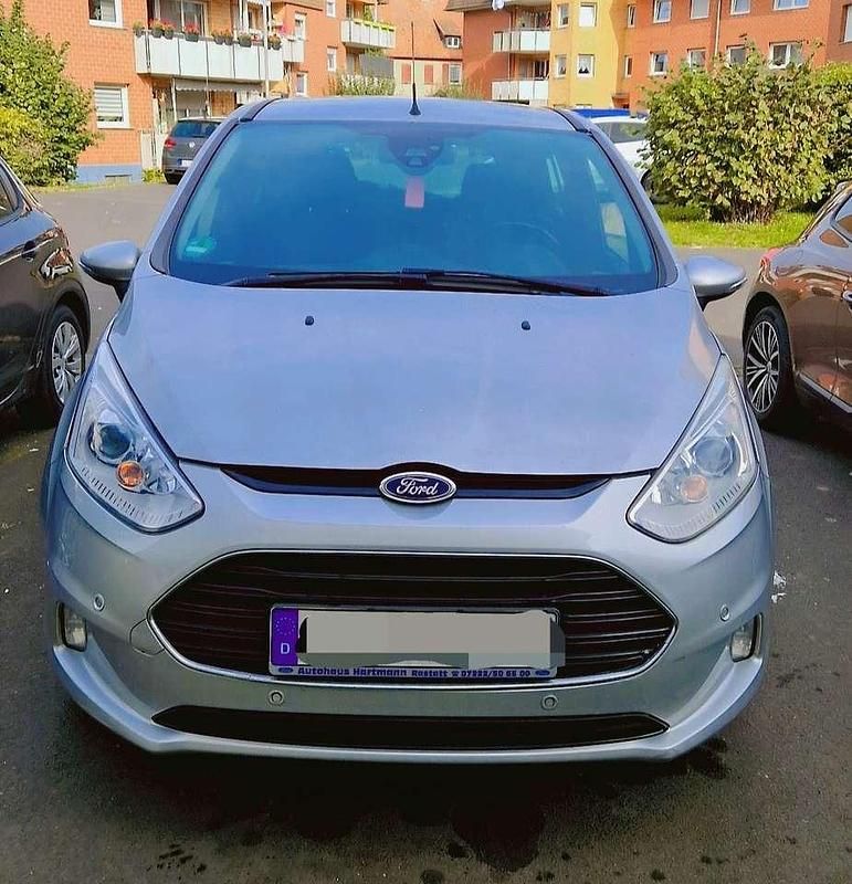Silber Gebraucht 2013 Ford B-MAX SYNC Edition Van / Kleinbus | 8.900 € (Fairer Preis) - Bild 1/4