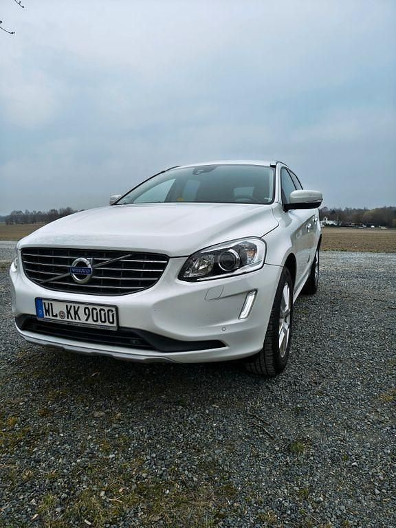 Gebraucht Volvo XC60 Summum 150 PS (110 kW) 2017 Weiß SUV