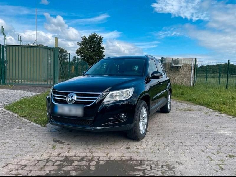 Schwarz Gebraucht 2010 VW Tiguan SUV | 9.150 € (Etwas zu teuer) - Bild 1/4