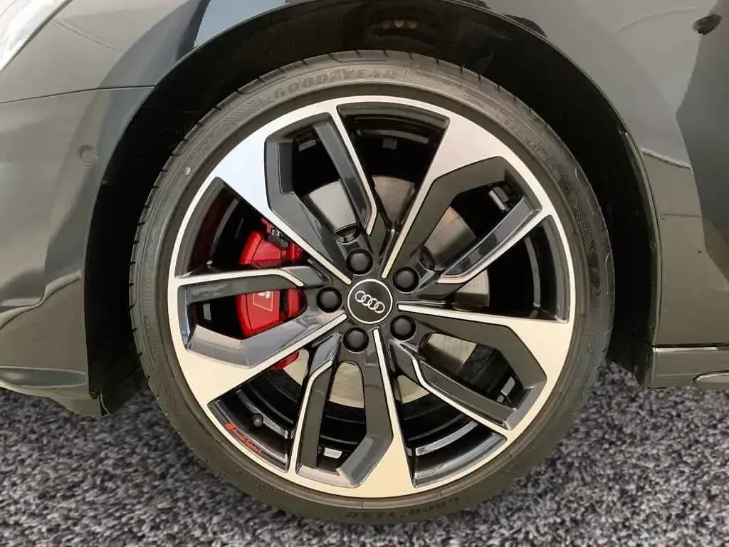 Gebraucht Audi S3 Sport 310 PS (228 kW) 2023 Mythosschwarz metallic Limousine