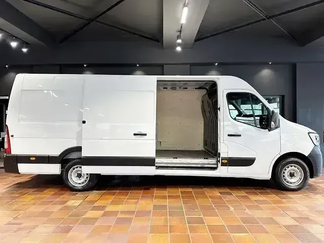 Usado Renault Master 145 HP (106 kW) 2022 Branco Van