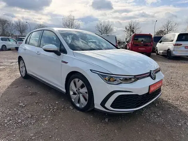 Gebraucht VW Golf VIII GTI 245 PS (180 kW) 2024 Weiß Limousine