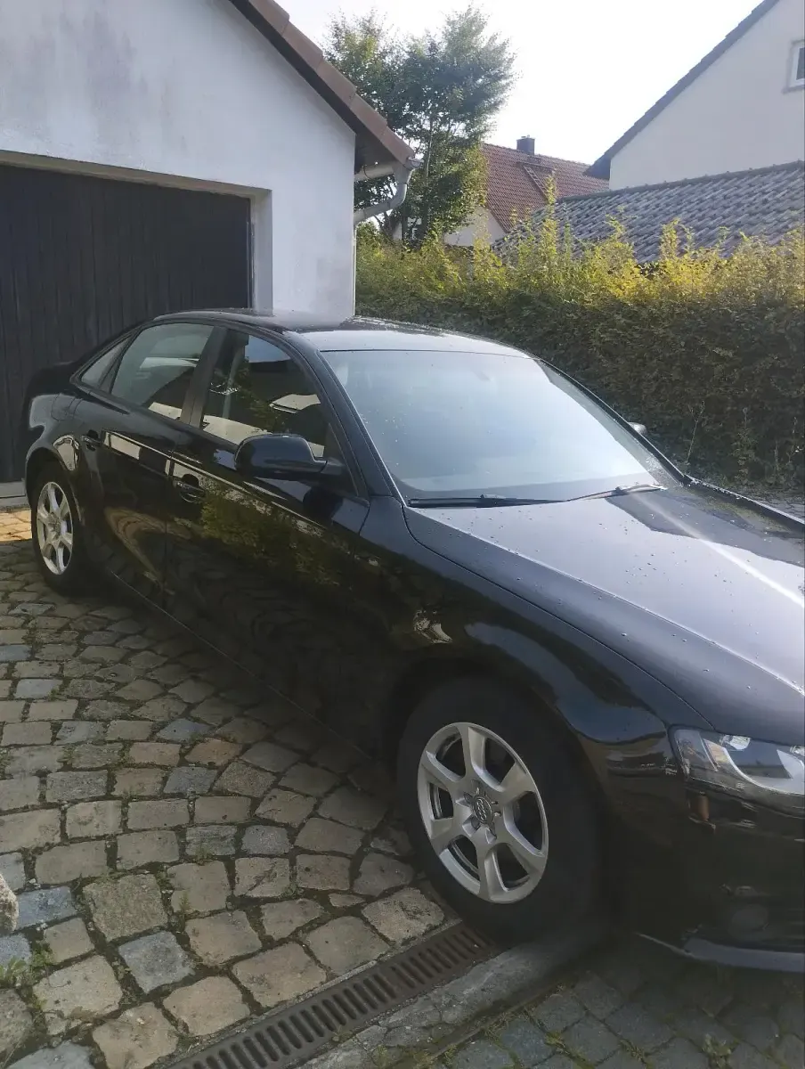 Gebraucht Audi A4 120 PS (88 kW) 2009 Schwarz Limousine