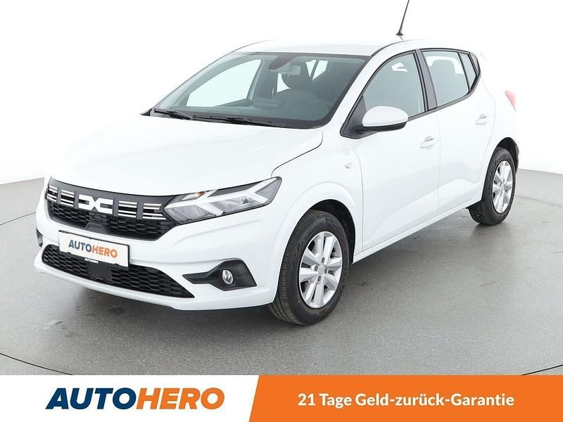 Weiß Gebraucht 2024 Dacia Sandero Expression Kleinwagen | 15.060 € (Guter Preis) - Bild 1/3