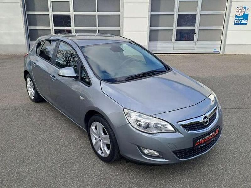 Gebraucht Opel Astra Edition 120 PS (88 kW) 2012 Grau Limousine