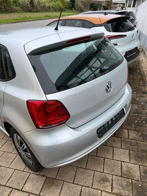 Gebraucht VW Polo Trendline 60 PS (44 kW) 2010 Silber Limousine