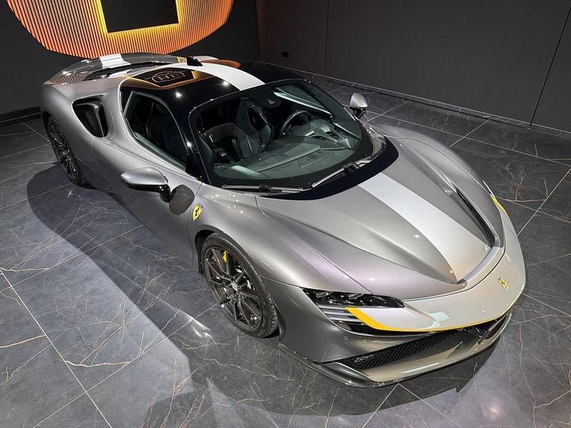 Gebraucht Ferrari SF90 999 PS (734 kW) 2021 Grau Coupé