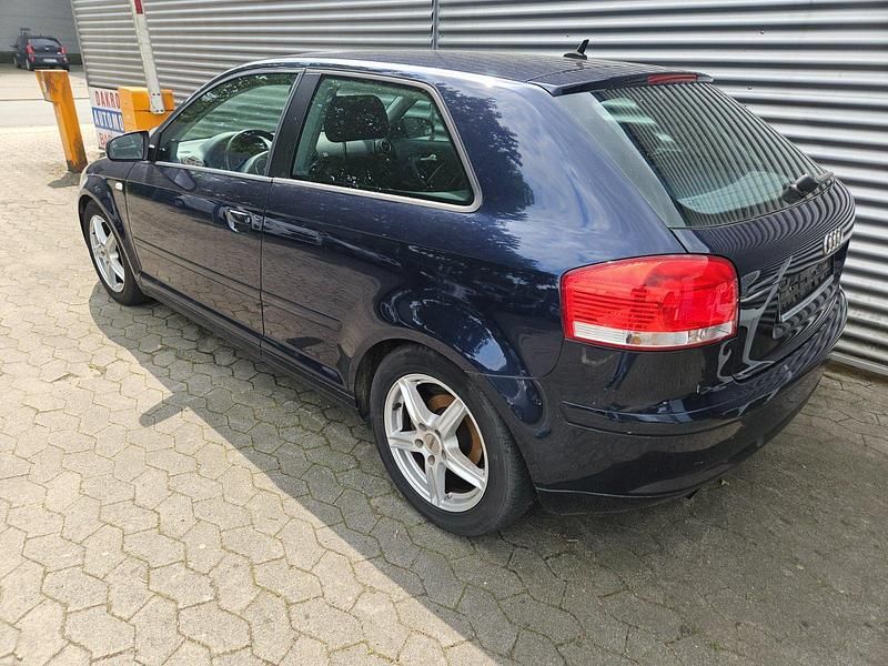 Gebraucht Audi A3 75 PS (55 kW) 2003 Blau Limousine