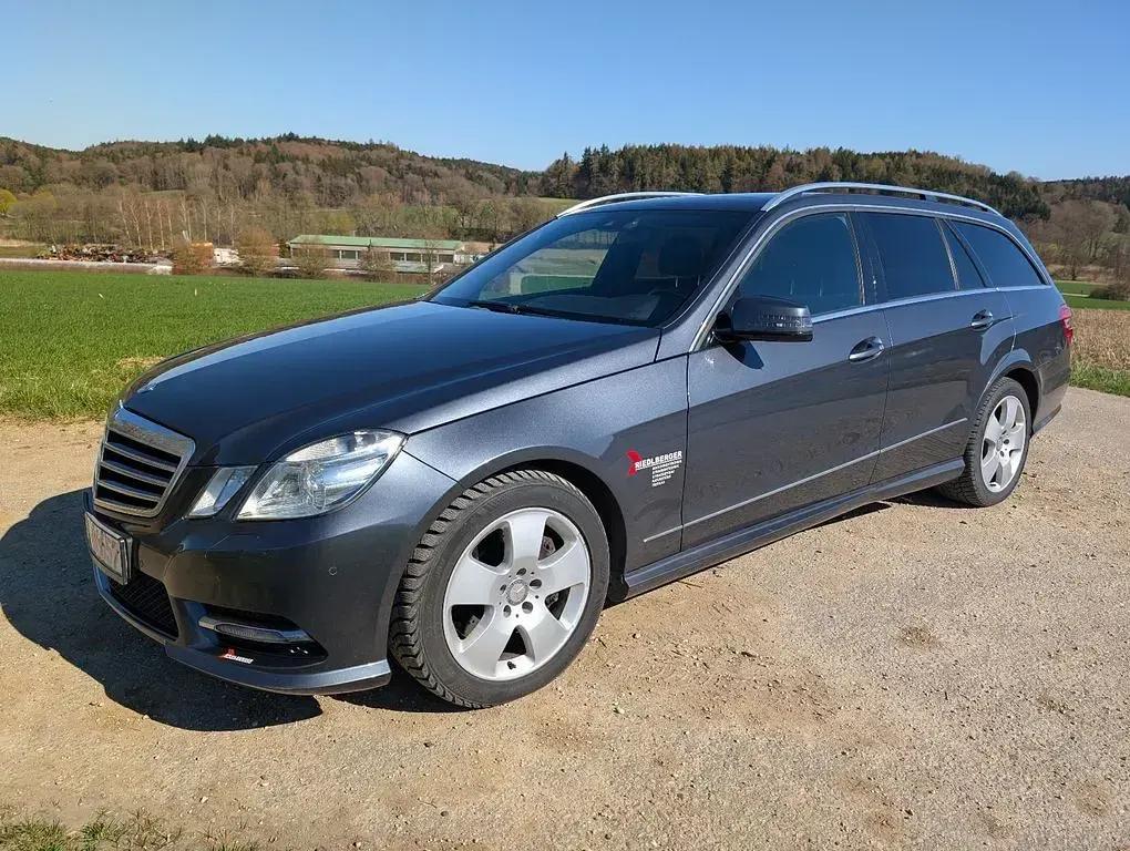 Gebraucht Mercedes E350 Avantgarde 265 PS (194 kW) 2013 Grau Kombi