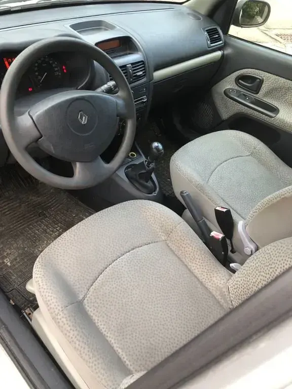Gebraucht Renault Clio II Campus 98 PS (72 kW) 2005 Silber Limousine