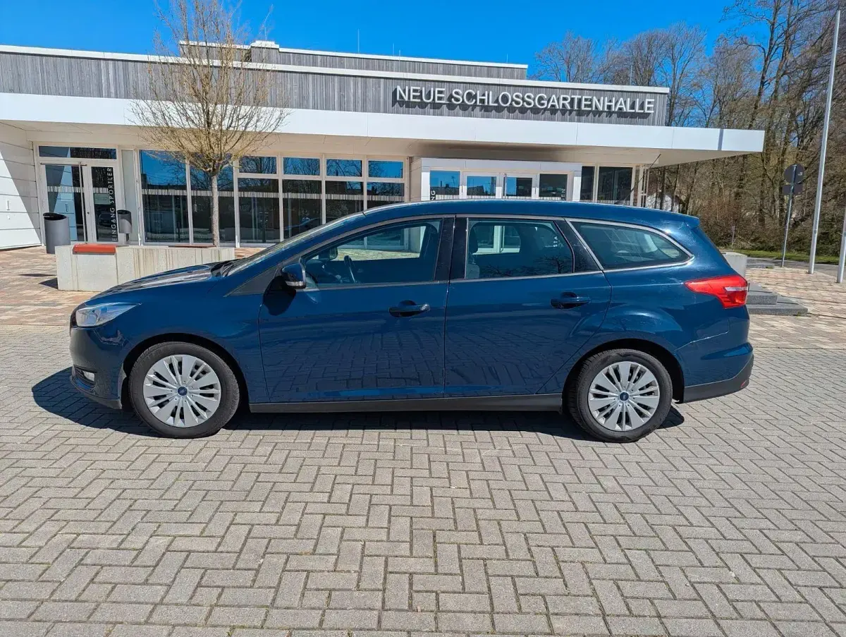 Gebraucht Ford Focus Business Edition 120 PS (88 kW) 2016 Blau Kombi