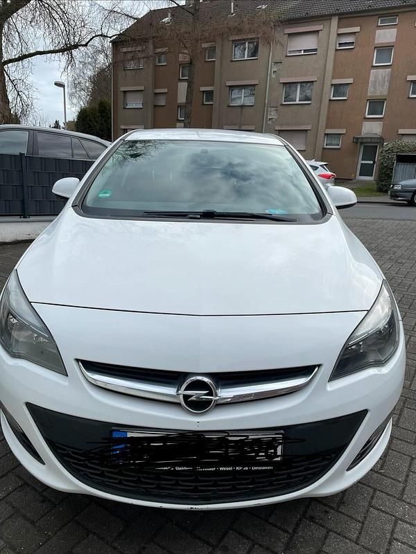 Gebraucht Opel Astra 110 PS (80 kW) 2015 Weiß Limousine