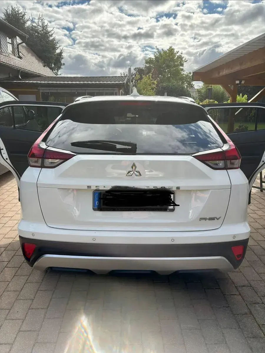 Gebraucht Mitsubishi Eclipse Cross Intro Edition 178 PS (130 kW) 2021 Weiß SUV
