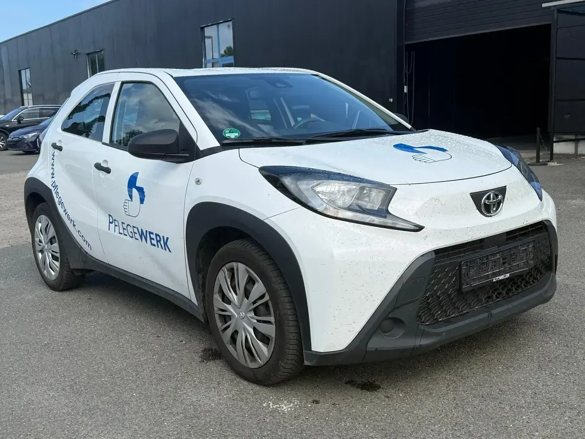 Gebraucht Toyota Aygo X 72 PS (52 kW) 2023 Weiß SUV