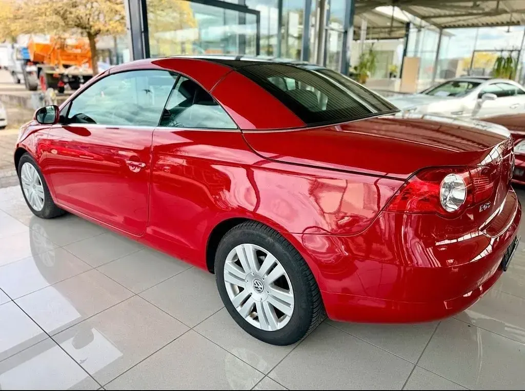Używany VW Eos Sport 150 KM (110 kW) 2008 Czerwony Kabriolet