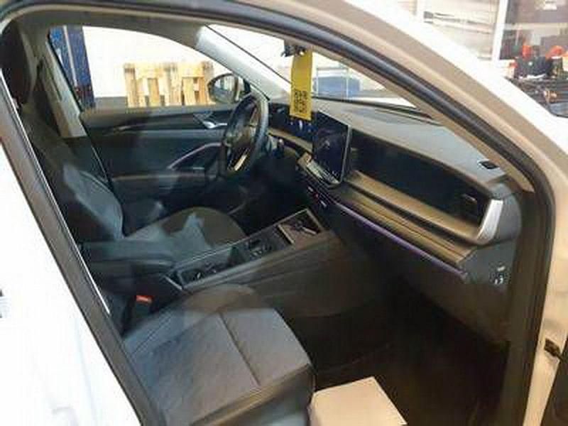 Gebraucht VW Tayron Life 193 PS (141 kW) 2025 Oryxweiß perlmutteffekt SUV