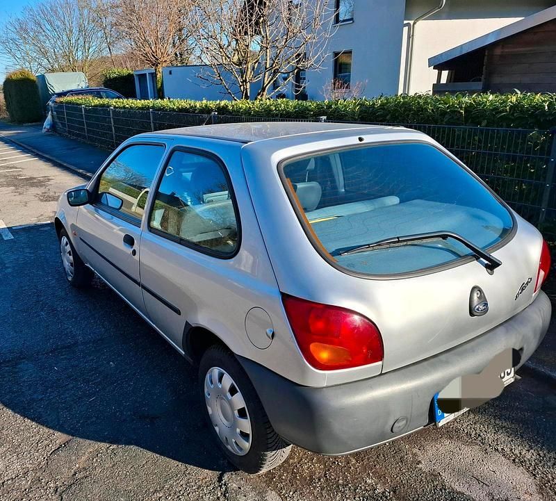 Gebraucht Ford Fiesta 60 PS (44 kW) 1998 Silber Kleinwagen