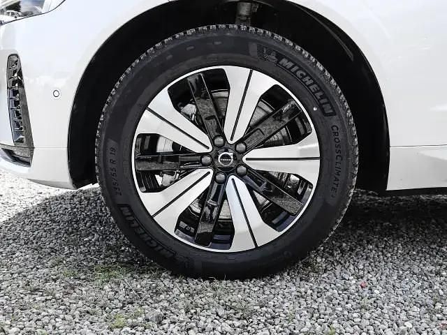 Gebraucht Volvo XC60 Plus 455 PS (334 kW) 2023 Crystal white / metallic SUV
