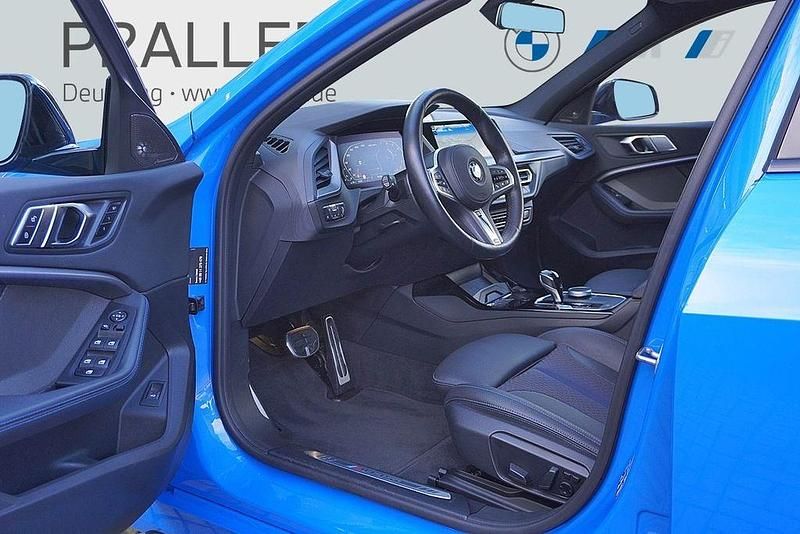 Gebraucht BMW M135 Performance 306 PS (225 kW) 2022 M misano blau Kleinwagen