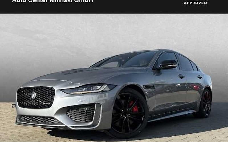Grau Neu 2025 Jaguar XE R-Dynamic Limousine | 46.900 € - Bild 1/4