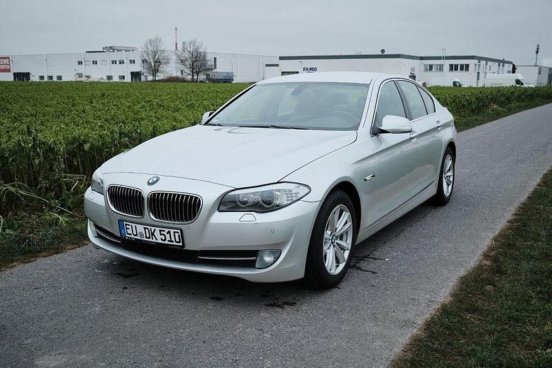 Silber Gebraucht 2010 BMW 535 Limousine | 18.200 € (Fairer Preis) - Bild 1/4