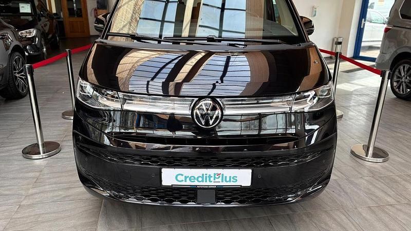 Second-hand VW Multivan Style 150 CP (110 kW) 2022 Negru Monovolum