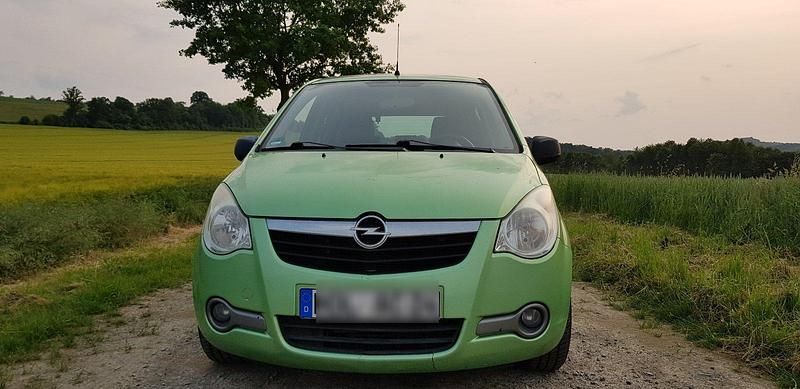 Grün Gebraucht 2008 Opel Agila Kleinwagen | 2.222 € (Guter Preis) - Bild 1/4