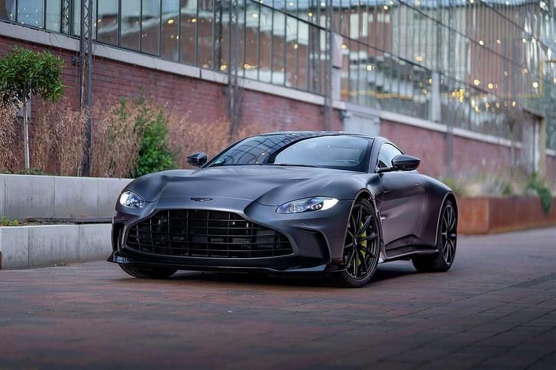 Gebraucht Aston Martin Vantage 700 PS (514 kW) 2021 Satin xenon grey Coupé