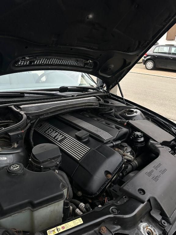 Gebraucht BMW 325 M Sport 192 PS (141 kW) 2002 Schwarz Kombi