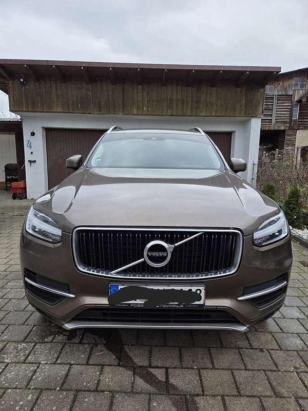 Gebraucht 2017 Volvo XC90 Momentum SUV | 37.500 € (Teuer) - Bild 1/4