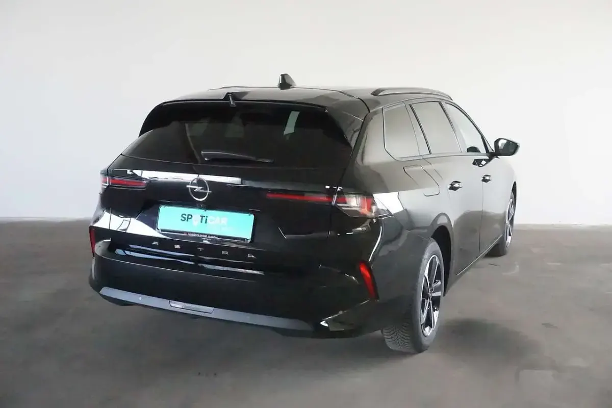 Gebraucht Opel Astra Edition 110 PS (80 kW) 2025 Diamant schwarz Kombi