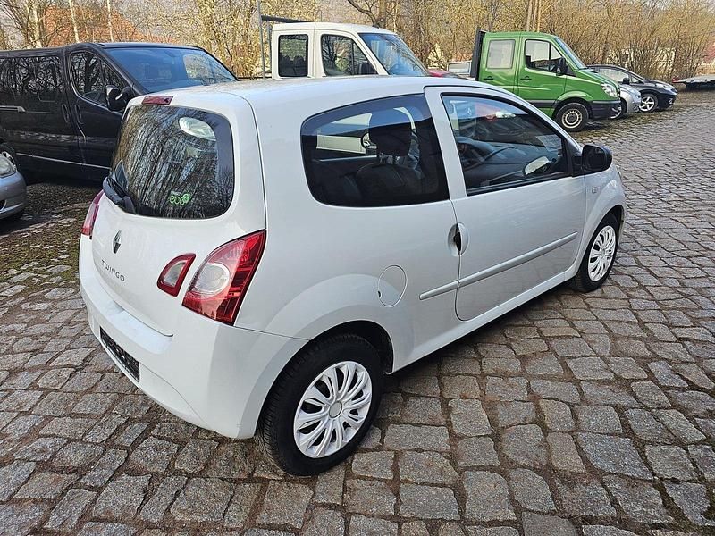 Gebraucht Renault Twingo Authentique 75 PS (55 kW) 2012 Weiß Kleinwagen