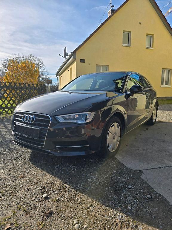 Braun Gebraucht 2013 Audi A3 Sport Limousine | 7.300 € (Guter Preis) - Bild 1/4