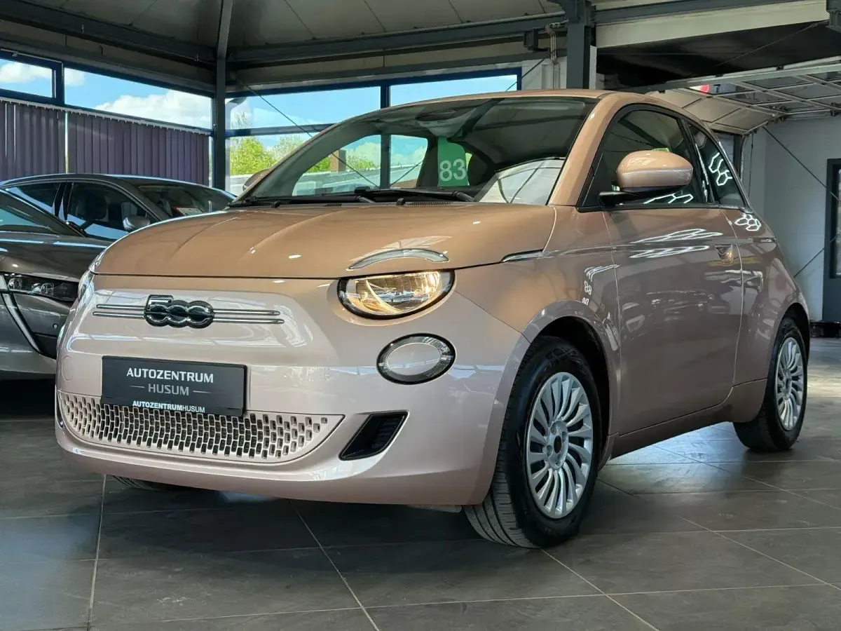 Gebraucht Fiat 500e Basis 69 kW (95 PS) 2024 Ab  hatchback red Limousine