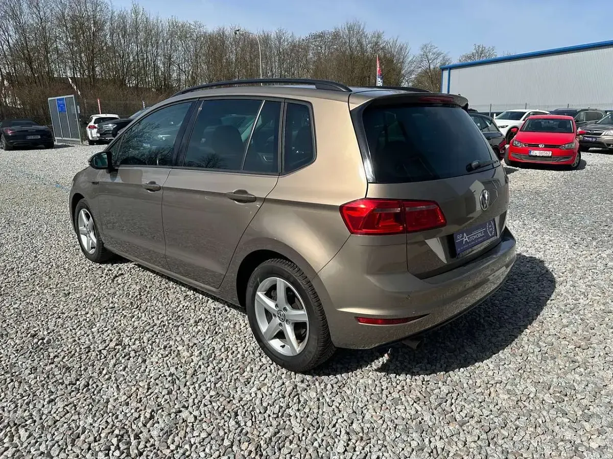 Gebraucht VW Golf Sportsvan LOUNGE 110 PS (80 kW) 2015 Gold Van / Kleinbus