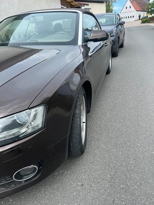 Braun Gebraucht 2012 Audi A5 Cabriolet Cabrio | 8.390 € (Superpreis) - Bild 1/4