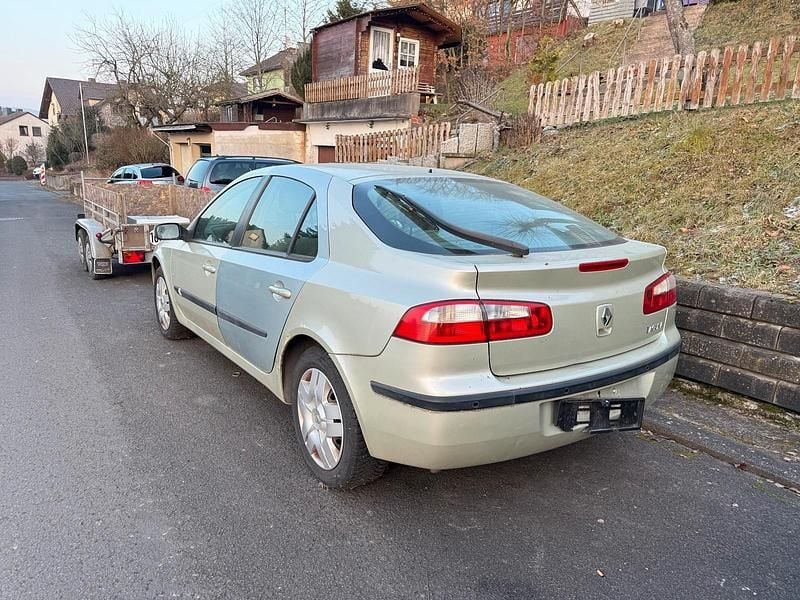 Gelb Gebraucht 2001 Renault Laguna II Limousine | 780 € (Superpreis) - Bild 1/4