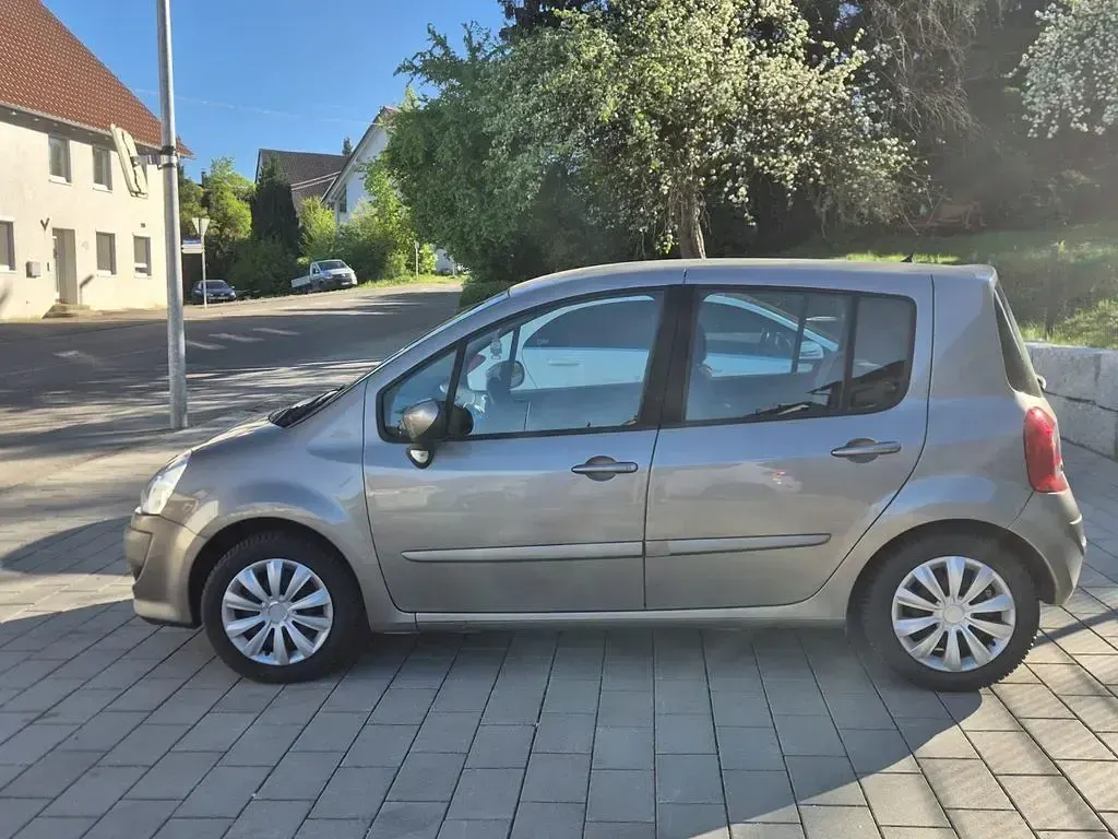 Second-hand Renault Modus Dynamique 101 CP (74 kW) 2009 Bej Monovolum